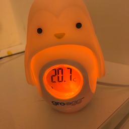 Excellent condition gro egg thermometer. Changes colour to react to the temperature changes. Digital display. Original plug provided