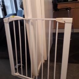 child safety gate very good condition with all fixtures