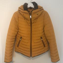Winterjacke in Farbe Senfgelb von Zara zu verkaufen! 
Größe: M