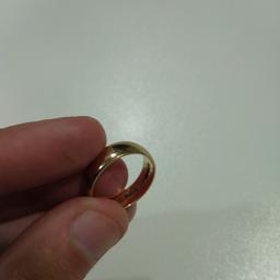 9ct Gold Wedding Band

Size: N

Weight Approximately 4 Grams

Width 7mm

Condition: Overall Good Shape To Ring, But Does Have Scratches

I Have Received This Through A Will And I Do Not Know Much About The Ring I Am Afraid.. Sorry

Please Message Me Before Purchase If You Would Like This Posted... Thank You

Check My Profile For More Art, Antiques & Books