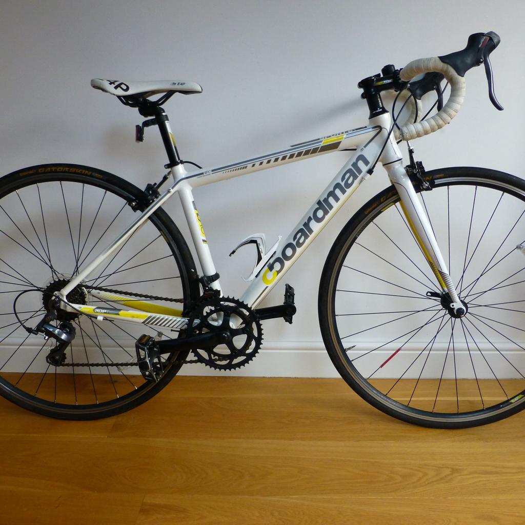 Boardman SPORT/e Road bike Junior Racing Bike in AL7 Hatfield for £175.