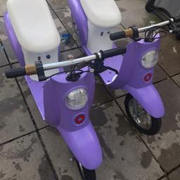Razor electric scooters - 2
Both come with chargers 
One of them has a flat back tire could be an easy repair just don’t get used so there would be no point
Other than that there isn’t any other problems with them
£50 each or both for £100 no leas