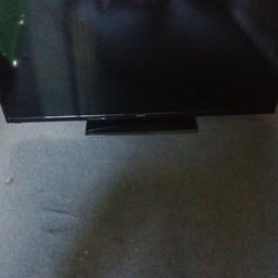 50.inch flat screen TV for spares or repair. Has broken screen.  Has no remote
Collection only