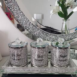 new in box glass crushed diamond tea coffe and sugar jars £30
come in a nice box would make the ideal Christmas gift.
tray they sit on £20 ....
collection waterlooville
offers will be ignored.
