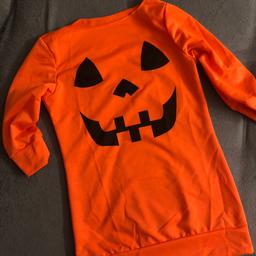 Verkaufe zuckersüßen Halloween Pullover, komplett neu, würde leider in einer falschen gr. Geliefert