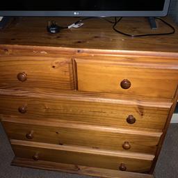 Solid oak chest of draws, bottom draw is a deep draw. In a used condition but has plenty of use left in it.