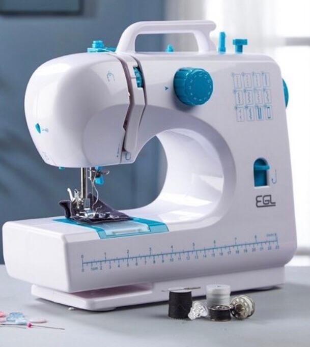Compact Mini Sewing Machine EGL HL508A NEW in SE16 London für 20,00