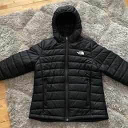 Black north face women jacket
EXCELLENT condition so like brand new as only worn couple of times
Size L so would say size 14
Colour black