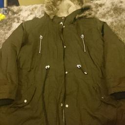 Good used condition
Thick/warm coat
Smoke and pet free home
Can post for postage fees