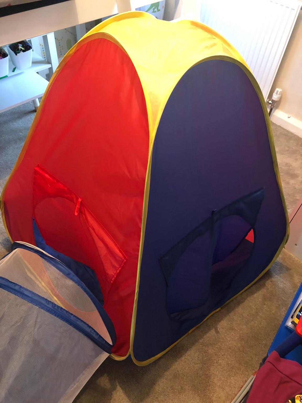 Pop up tent and tunnel in DY2 Dudley für £ 5,00 zum Verkauf Shpock AT