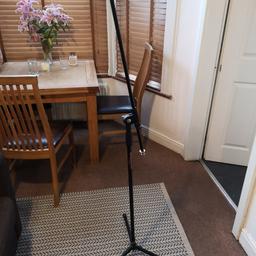 Microphone stand. Good condition.