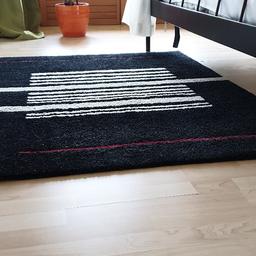 Verkaufe hier einen Teppich in der Größe 120x170cm.