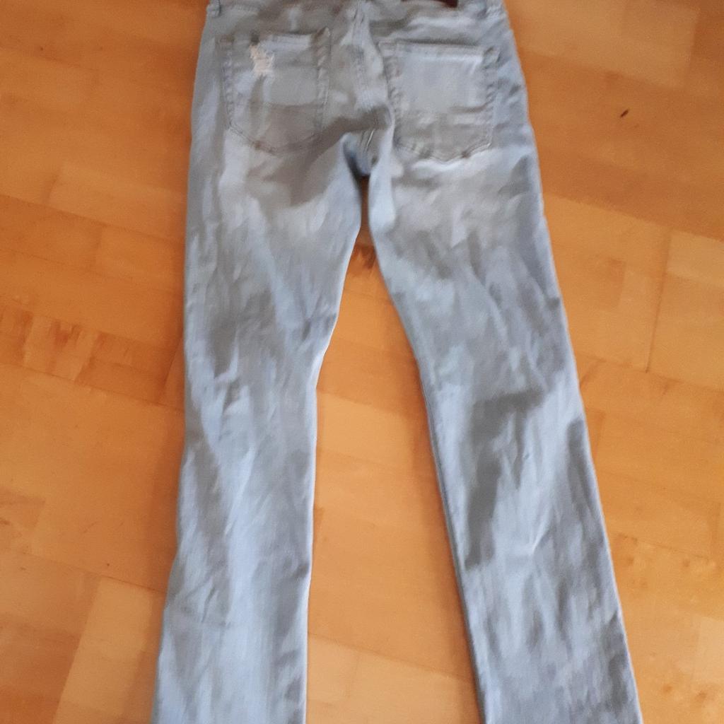 Getragene Hollister Jeans Gr. 30/32, Versand ist möglich.