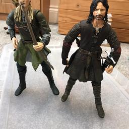 REDUCING FOR QUICK SALE 

12 inch marvel lord of the rings figures

Legolas and Aragon

Legolas missing daggers

Great condition