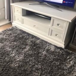 Tv stand  love it just I’ve got a bigger tv and don’t fit on there 😩