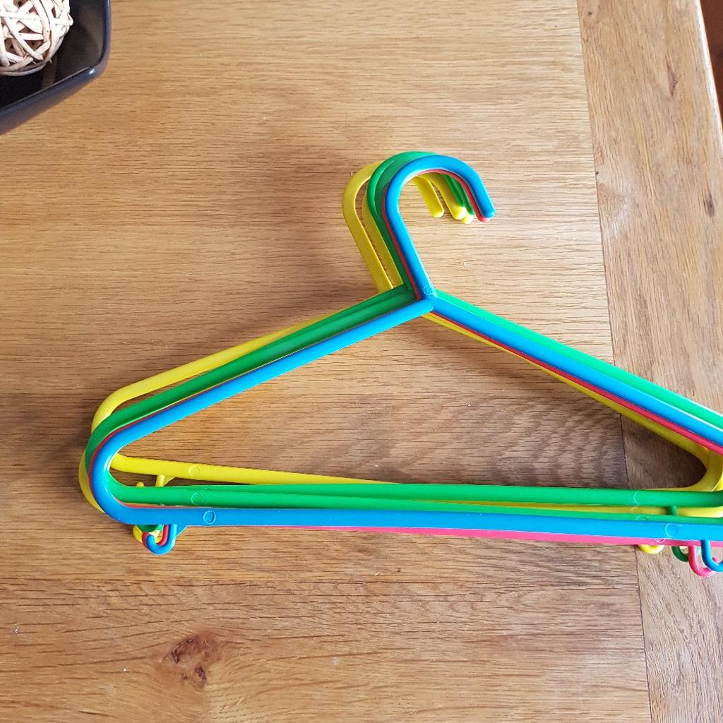 7 hangers in a mixture of colours. Collection only please