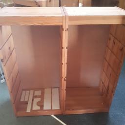 has signs of wear and tare, was used in a nusery so has had pictures stapled to it. still great for storage, sturdy. Open to offers when buying more than one of my items

measures 88cmx 91cm x 31cm