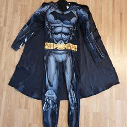 Verkaufe gut erhaltenes Batman Kostüm mit Maske in Grösse 122/128.
Nur Abholung, kein Versand.
Tierfreier Nichtraucherhaushalt.
Privatverkauf, keine Garantie, keine Rücknahme.