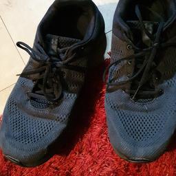 mens under armour black trainers in good used condition fronts of trainers have come away a bit but doesnt affect the wear pick up L6
