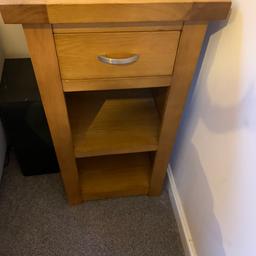 Solid wood dark oak unit. Selling due to change in decor. In excellent condition with no marks or issues. Measurements as follows 400x400x760. £35 Ono.