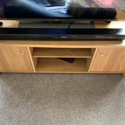 Oak effect tv unit, need gone ASAP!! Has a shelf and two doors for storage. 120cm long, need gone ASAP