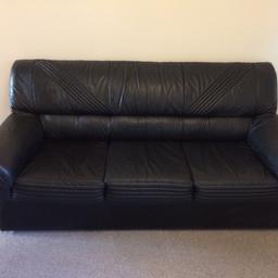 Retro 80’s black leather
3 seater sofa in excellent conditions.
Has got a lifetime left in it. Only downside there are some cat scratches over one corner (see picture).
£60 ovno