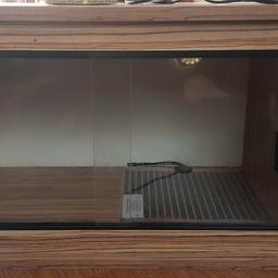 2ft wooden vivarium, great condition 
comes with microclimate ministat, heat matt, 100w bulb never used, light fixture just needs a plus on as shown in pics 

£45 or nearest offer