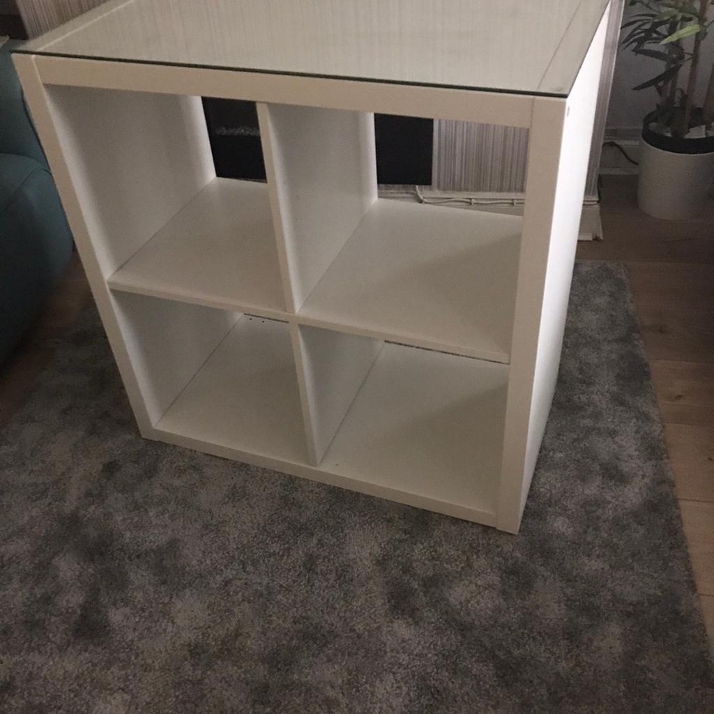 Ikea kallax unit & glass top in WS10 Sandwell für 15,00 £ zum Verkauf