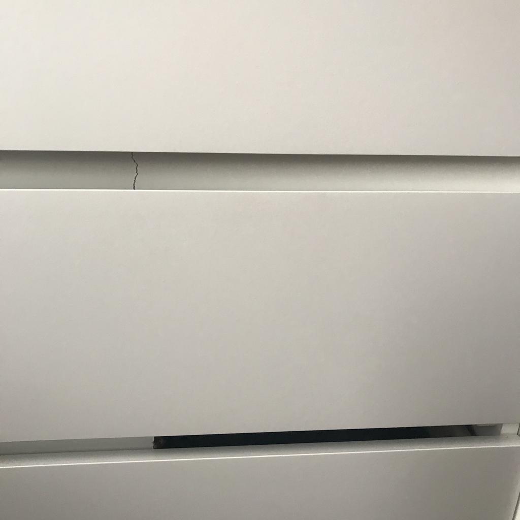 Ikea Malm chest of 6 drawers in NW10 London Borough of Brent für £ 1,00