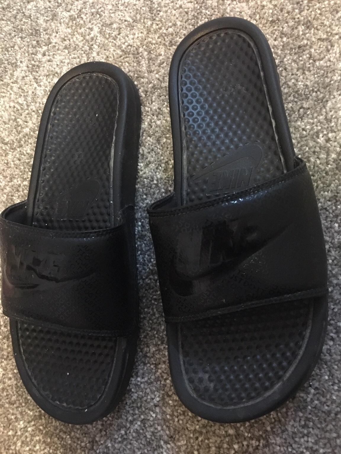 Men’s size 9 Nike sliders in South Staffordshire for £7.00 for sale ...