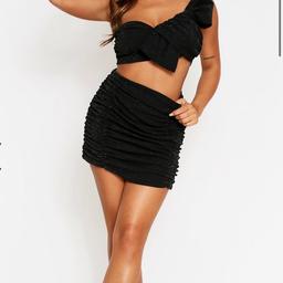 LOVE ISLAND Amber Rose Gill collection 
Black ruched silver shimmer mini skirt 
Brand new never worn with tags (too big on me and missed return date) 
Very stretchy material/forgiving 
Size 12 
Will drop off if local in Liverpool 
Any questions feel free to message me x 
#liverpool #misspap #blackskirt #francescacouture #pattyfashion #kieraderinger