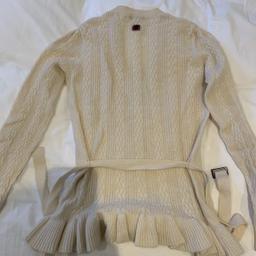 Burberry 100% cashmere cream cardigan with front buttons and belt. Good conditions. Size S.