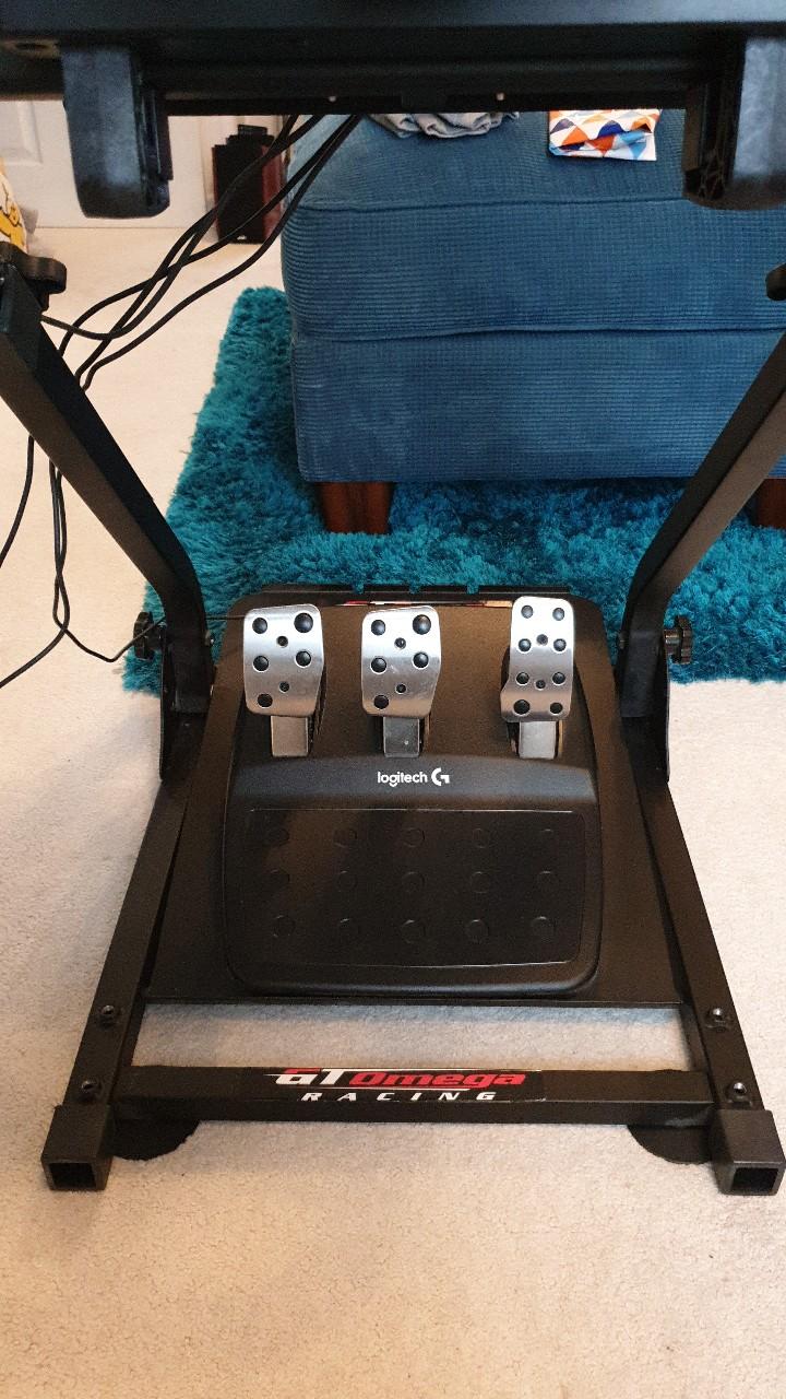 Xbox one Logitech steering wheel in SN5 Swindon für 200,00 £ zum