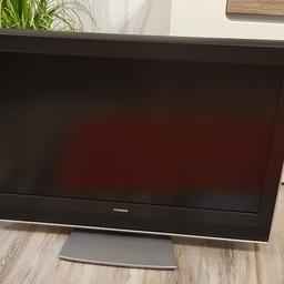 Toshiba LCD Colour TV /gebraucht 
Modell 42WL662 / Farbe schwarz mit Standfuß (Silber)inclusive Fernbedienung und Bedienungsanleitung 
Selbstabholung 
ohne Gewährleistung und Rücknahme!