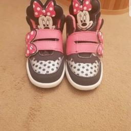 infant size 6 girls trainers never worn