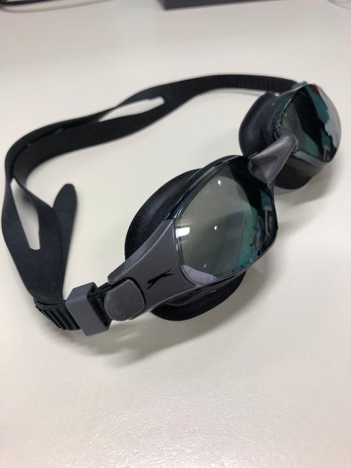 Buy & Sell East London South Quay - East London - Photos for Slazenger men’s swimming goggles