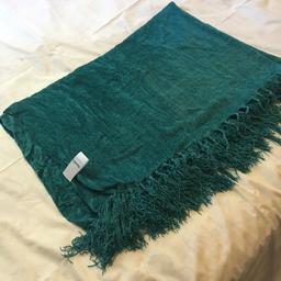 Teal chenille throw, 130x180cm.

Please check out my other items for sale.

From a smoke free home.
Collection from Chatham, ME5.
Advertised elsewhere.