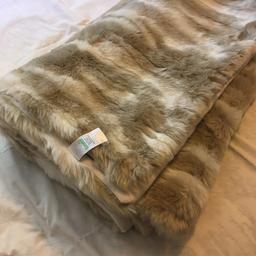 Heavy weight, faux fur throw, brand new without tags. 130x180cm.

Please check out my other items for sale.

From a smoke free home.
Collection from Chatham, ME5.
Advertised elsewhere.