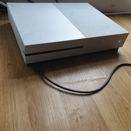 Xbox one s console with 1 controller. collection stevenage. £100 for quick sale. no offers. only selling as my boy has gone bk to ps4. can deliver if local