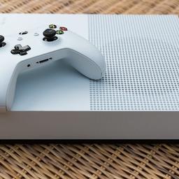 Xbox one s.. the HDMI input is broke needs a new one at the back it does still come on and work but needs to be put in a funny position. Will take a offer comes with pad and power lead don’t have the box as I threw it away.