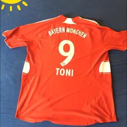 Verkaufe hier ein Fußball Trikot von Bayern München. Ein paar mal getragen.

Versand ist möglich