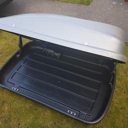 Mont Blanc Roof Box with bars (bars will fit cars with raised rails) 

All locks and fittings there...litre size unknown 

Collection only from Washington

No timewasters please