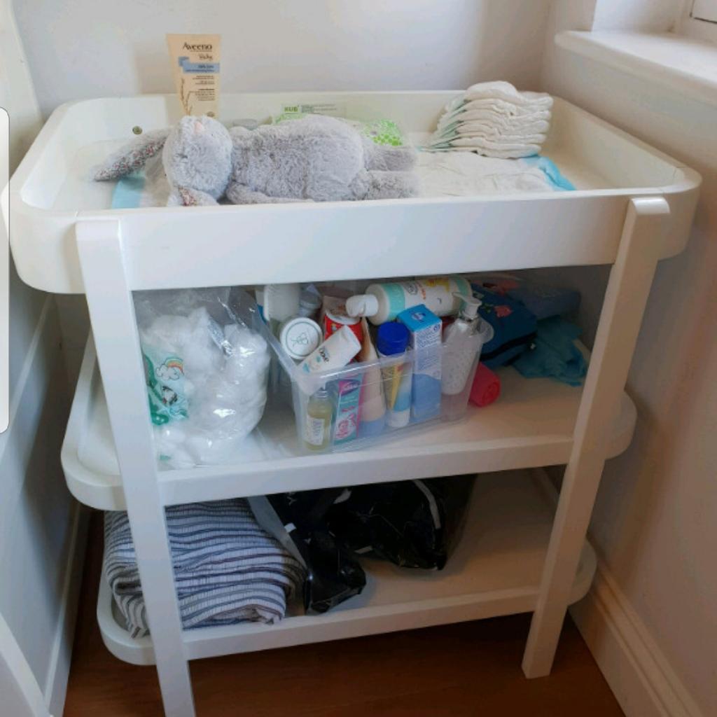 KUB Dreema Baby Changing Table Station Unit in NW3 London f r 40