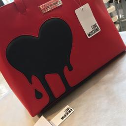 Mega schöne Tasche von Love Moschino in rot
UVPreis: 249,00€