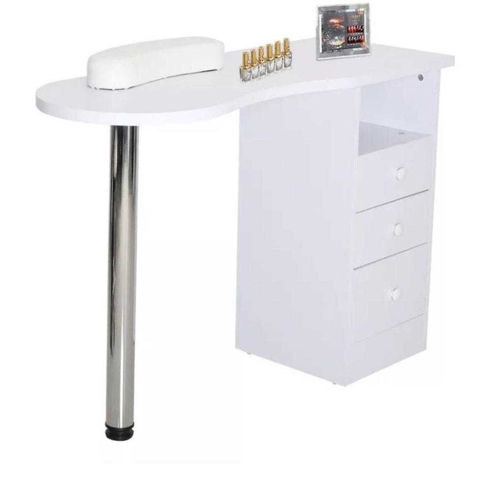 Comes complete with removable white arm rest.
Three or Four spacious drawers with stylish chrome handles to store all your beauty accessories.
Complete with strong castors (wheels) makes this manicure table easy to maneuver around your salon.
Clean, stylish look will fit into any stylish salon.Wrist rest on table top
Size - (L) 119cm (W) 45cm (H) 78cm or (L) 106cm (W) 40cm (H) 70cm