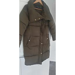 Khaki oversized coat from Miss Selfridge - originally paid about £80. 

Really good condition! 

Label says size 6, however as it's oversized, it will fit 8 - I'm 8/10 and fits perfectly. Only selling as I have too many coats and just bought a new winter coat.