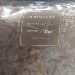 very heavy beautiful piece luxury curtains.
selling cos of wrong size.
229cm×137cm
collection from mitcham.