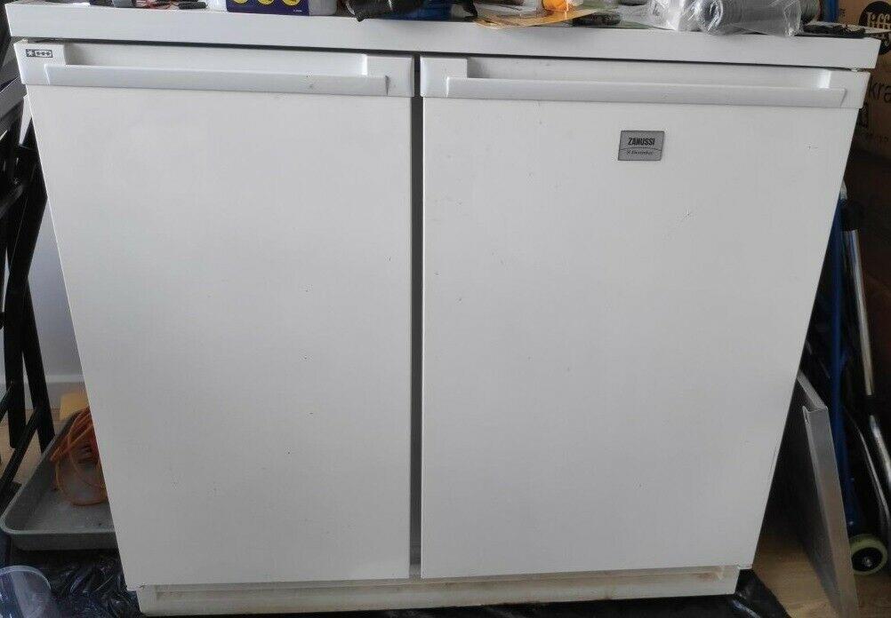 ZANUSSI UNDER COUNTER SIDE BY FRIDGE FREEZER in for £99.00 for sale