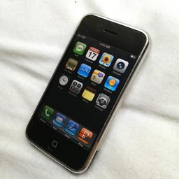 Apple iPhone 2G 1. Generation 4GB mit iPhone OS 1.0. Ungetestet, leichte graue Balken im unteren Displaybereich. 99€ Festpreis.