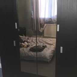 Triple wardrobe good condition apart from a crack in the glass, can be replaced tho. Sorry can’t collect until the 16 th november